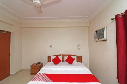 Oyo 29941 Hotel Hukum Palace