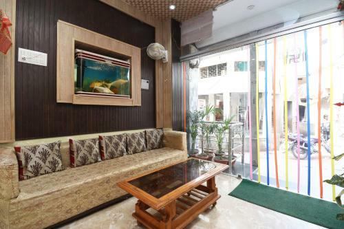 Oyo 29941 Hotel Hukum Palace