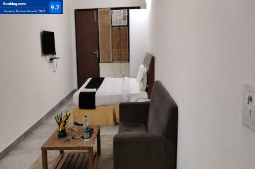 Airport Hotel Dev Palace