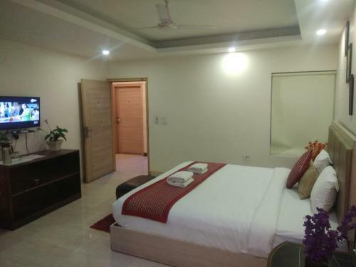 Mega Hotels