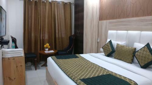 Mega Hotels