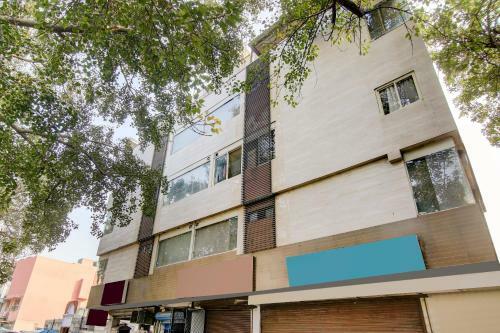 Hostal Oyo Home 65301 Livin Home Stay