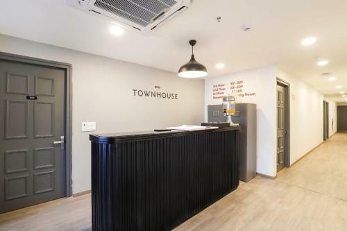 Oyo Townhouse 331 Vat Hotels