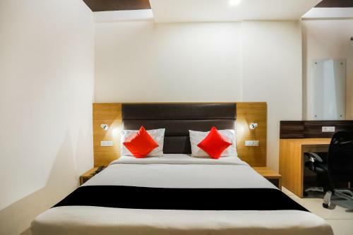 Capital O 71384 Hotel Jmk