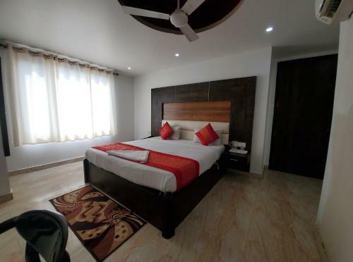 Hotel Amour