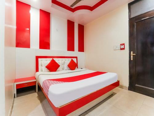 Hotel Oyo 75789 Golden Stays