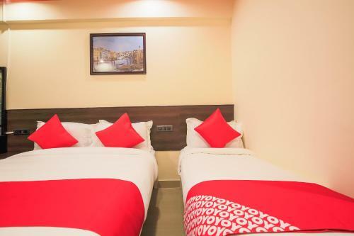 Oyo Flagship 76609 Shiv Hotel Sector 33 Begampur
