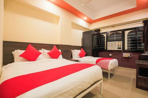 Oyo Flagship 76609 Shiv Hotel Sector 33 Begampur