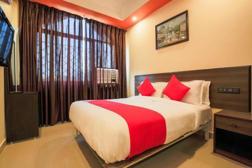 Oyo Flagship 76609 Shiv Hotel Sector 33 Begampur