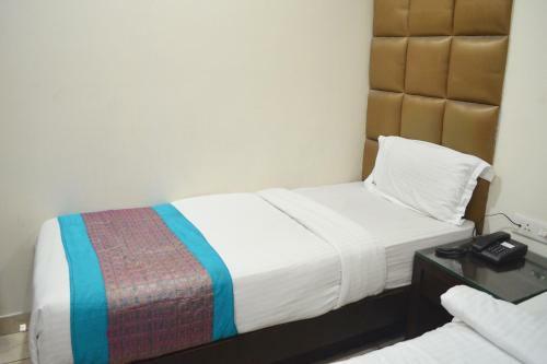 Hotel Bella 69 At Rk Ashram Metro Station