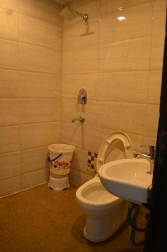 Hotel Bella 69 At Rk Ashram Metro Station
