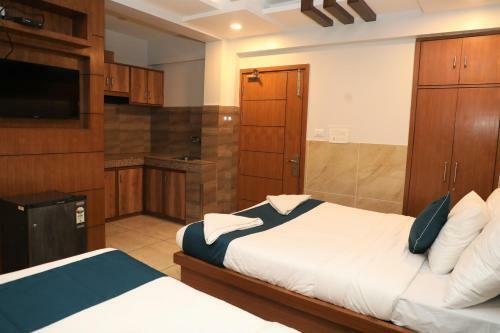 Hotel Hira Palace