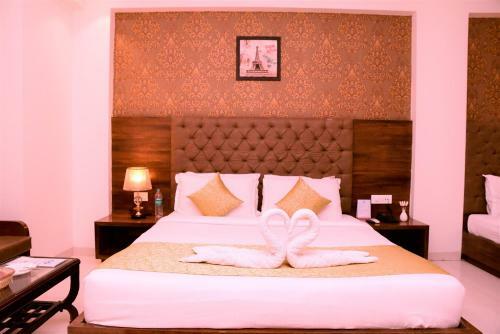 Hotel Whitepod Luxury By D Pavillon Delhi Airport