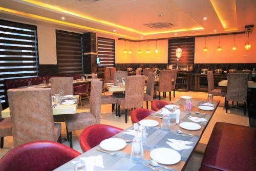 Hotel Whitepod Luxury By D Pavillon Delhi Airport