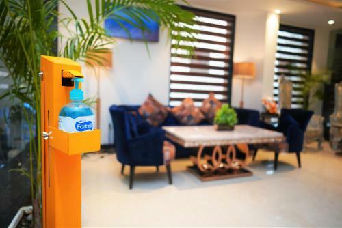 Hotel Whitepod Luxury By D Pavillon Delhi Airport