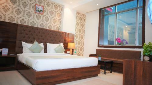 Hotel Whitepod Luxury By D Pavillon Delhi Airport
