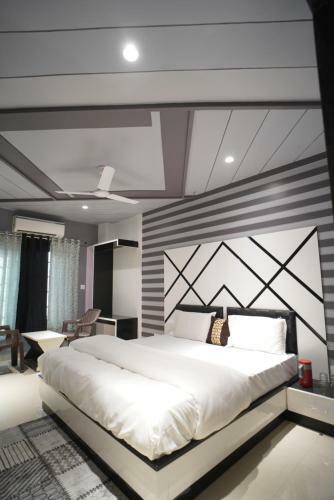 Hotel Divya Inn