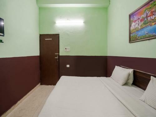 Hostal Oyo Home 78605 Hotel Hayatt Opposite Advance College