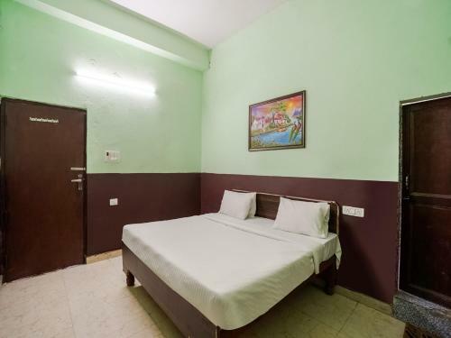 Hostal Oyo Home 78605 Hotel Hayatt Opposite Advance College