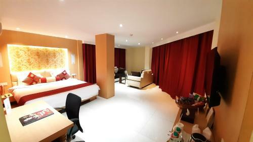The Red Velvet Hotel