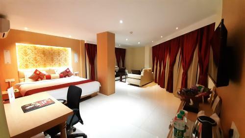 The Red Velvet Hotel
