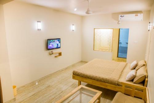 Lodge Rathna Square