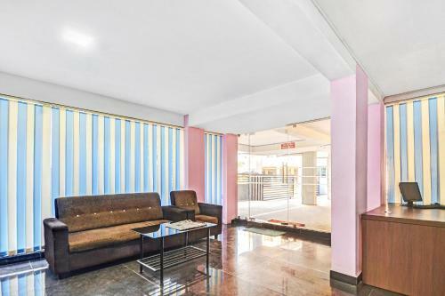 Hotel Fabexpress Ss Luxury Apartment