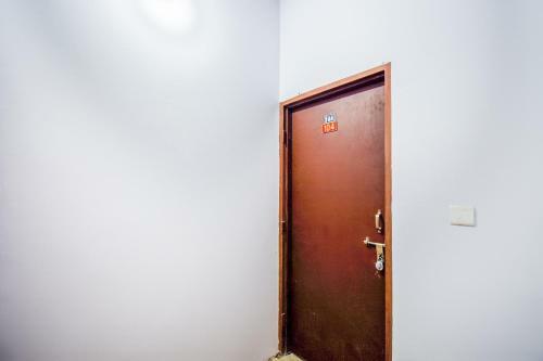 Oyo 49541 Hotel Waris Residency