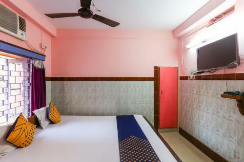 Oyo 49541 Hotel Waris Residency