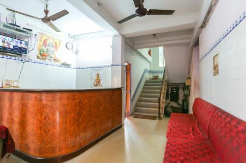 Oyo 49541 Hotel Waris Residency
