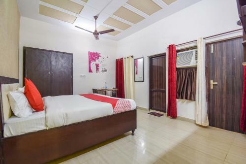 Hotel Oyo 74203 Sbs Royal Stays