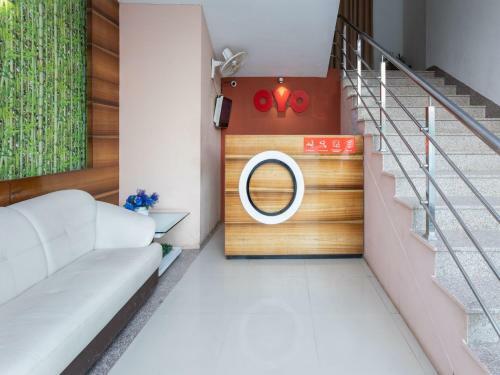 Oyo 76880 Hotel 2 Cubes