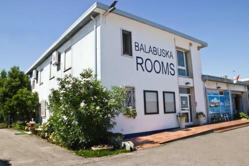 Hostal Balabuska Rooms