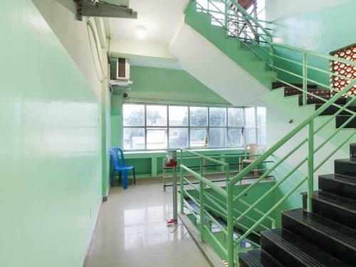 Hotel Oyo 76215 Royal Residency