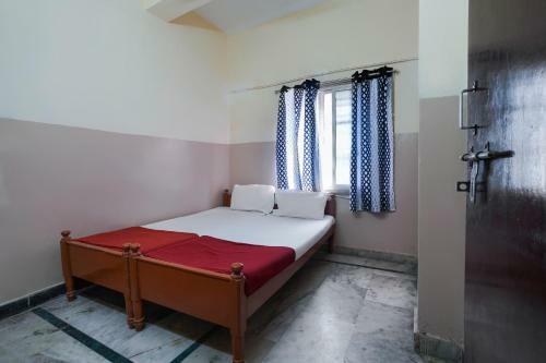 Hotel Spot On 48349 Sri Sai Lohith Lodge