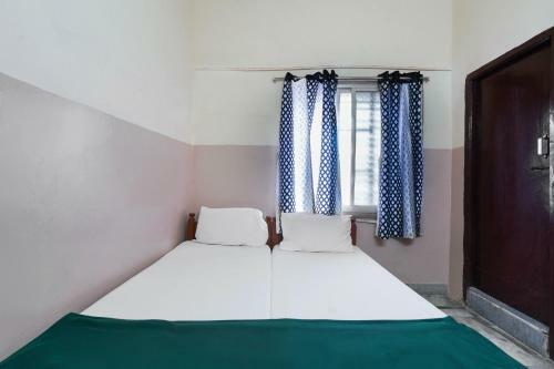 Hotel Spot On 48349 Sri Sai Lohith Lodge