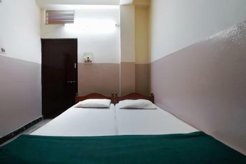 Hotel Spot On 48349 Sri Sai Lohith Lodge