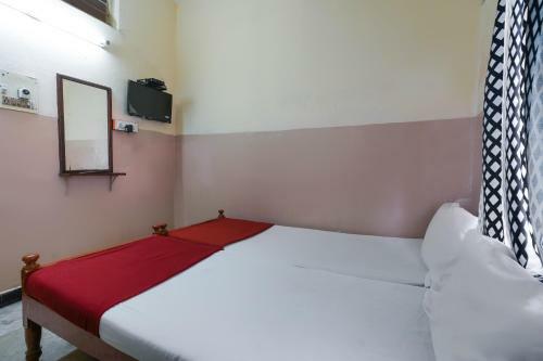 Hotel Spot On 48349 Sri Sai Lohith Lodge