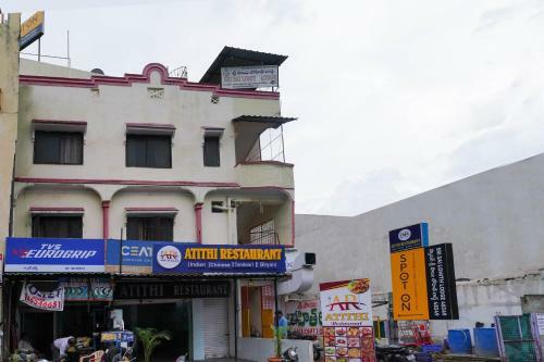 Hotel Spot On 48349 Sri Sai Lohith Lodge
