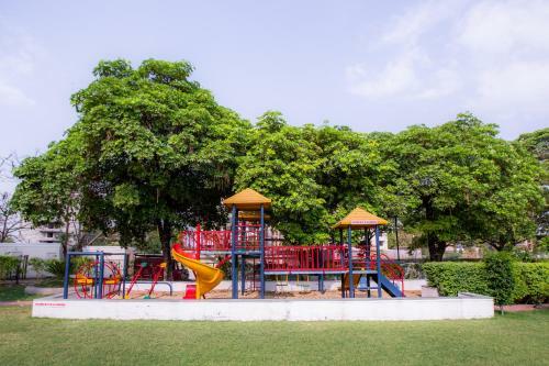 Hotel Sun-n-sand Suites, Shirdi