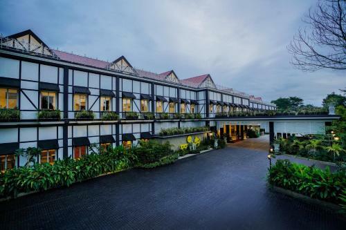 Hotel Mayfair Tea Resort