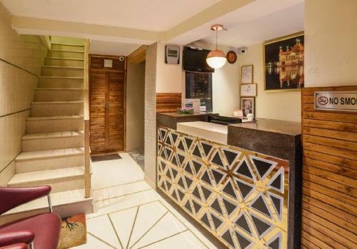Hotel Mid Town,shimla
