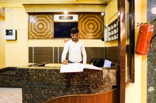 Hotel Collection O 64556 Nimisha Jail Rd