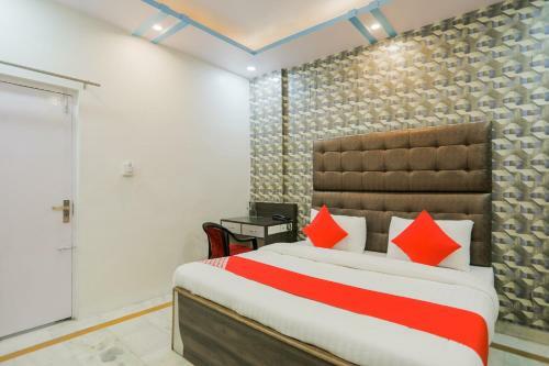 Hotel Collection O 64556 Nimisha Jail Rd
