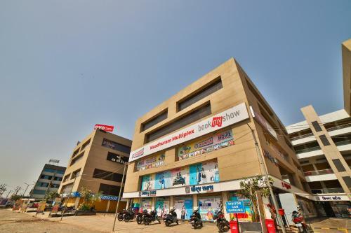 Hotel Oyo Flagship 27974 Madhuram Arcade