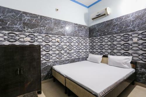 Hotel Spot On 61915 Rajdeep Paying Guest House