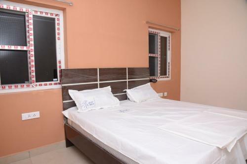Sri Guru Hotel