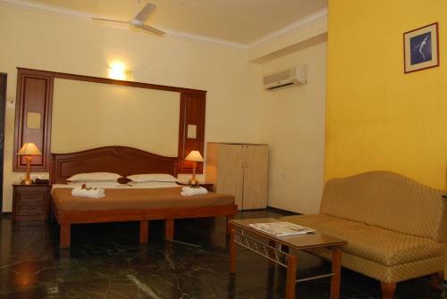 Hotel Vinayaga Excellency By Poppys Tirupur