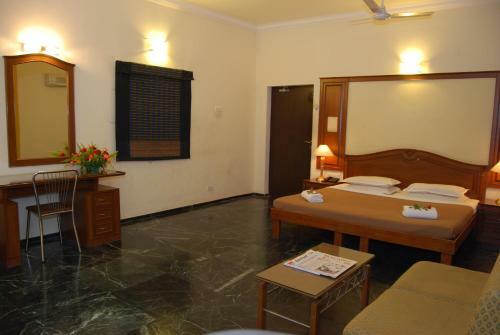 Hotel Vinayaga Excellency By Poppys Tirupur