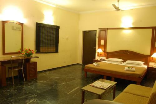 Hotel Vinayaga Excellency By Poppys Tirupur